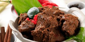 Apa Bedanya Rendang dan Gulai